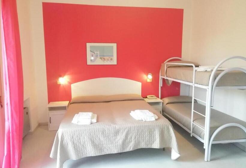 Habitación Familiar, Rita