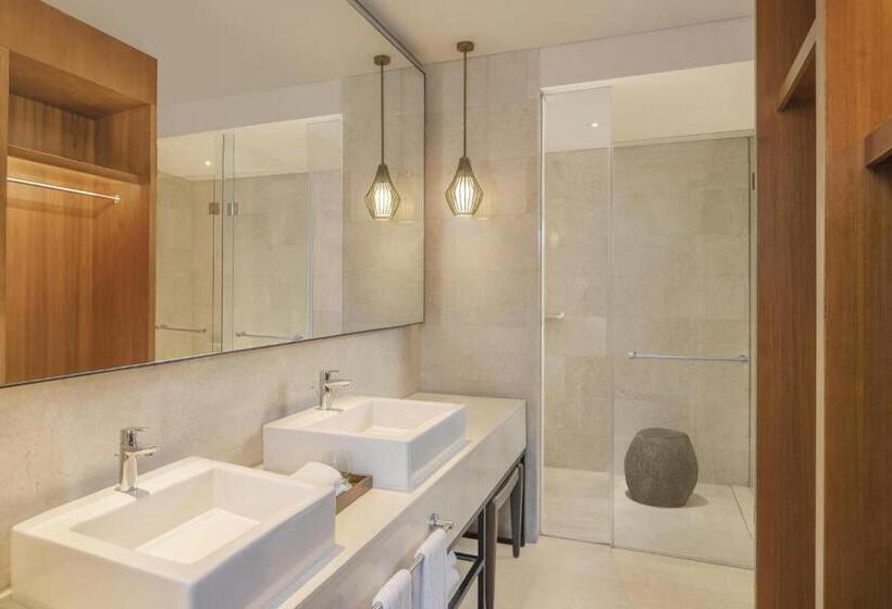 2 Bedroom Family Suite