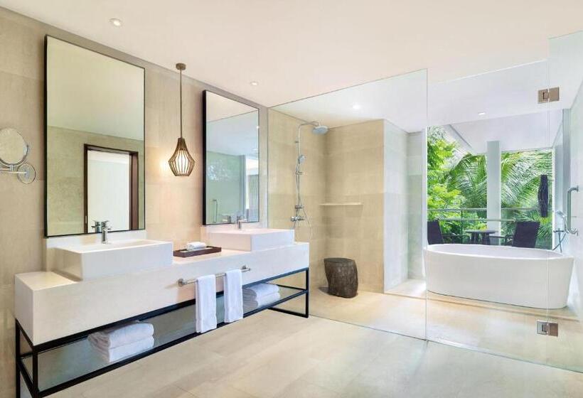 Junior Suite King Bed