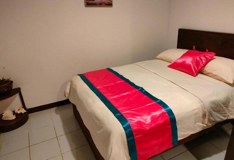 اتاق استاندارد با چشم‌انداز باغ, Lehns Motel