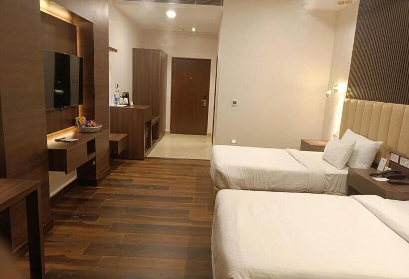 חדר אקונומי, M B Greens Clarks Inn