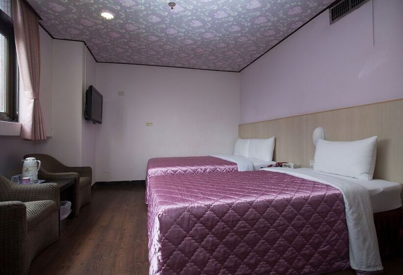 اتاق استاندارد سه نفره, Sofu