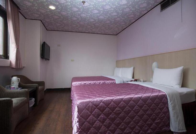 اتاق استاندارد سه نفره, Sofu