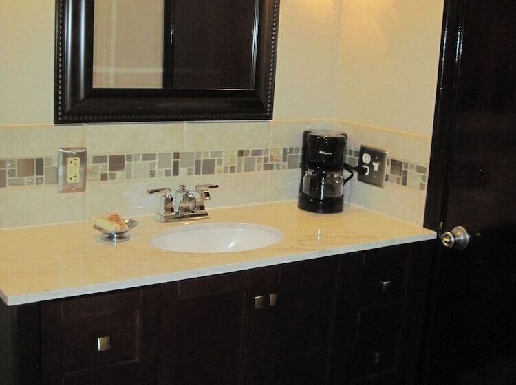 디럭스 룸, The North Shore Inn