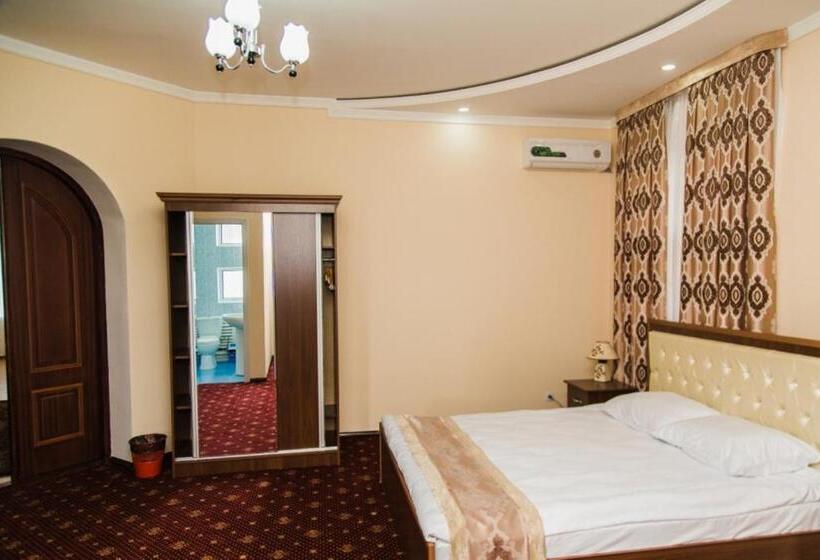 Junior Suite amb Balconada, Art