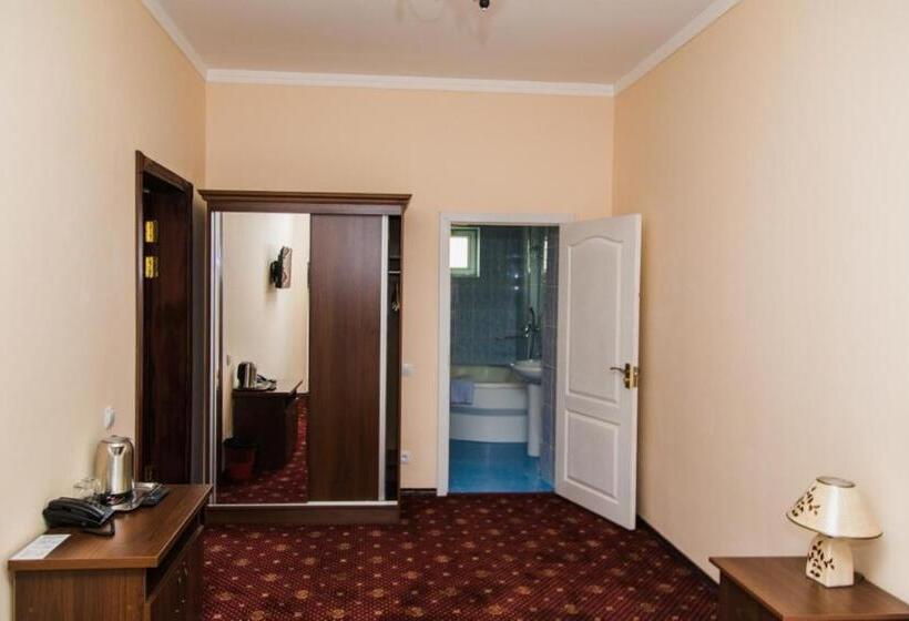 Habitació Estàndard, Art