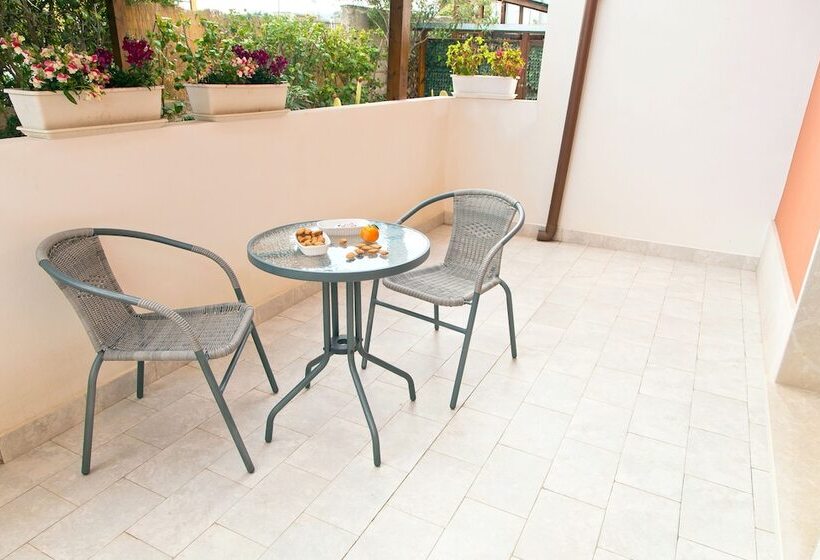 Deluxe Szoba Erkéllyel, B&b Shining