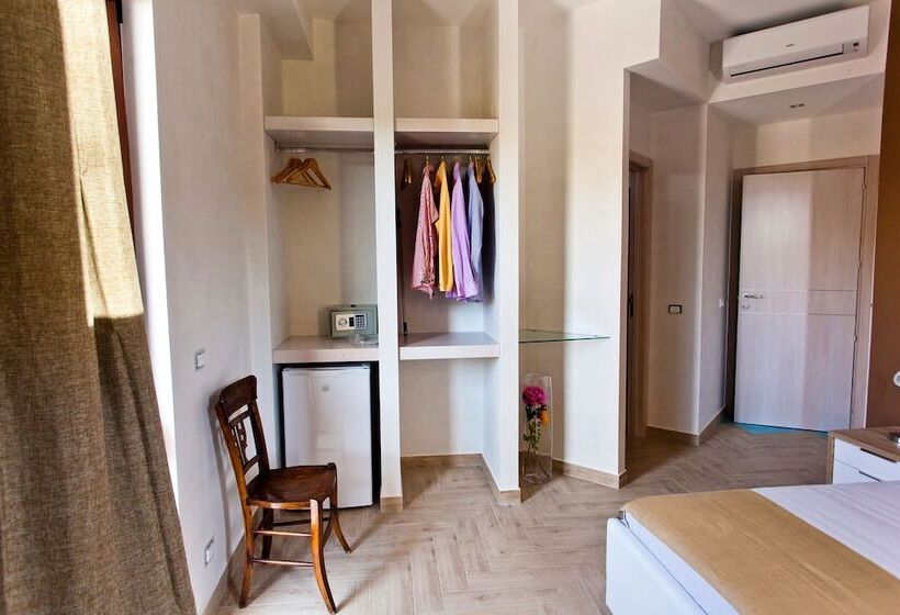 Deluxe Szoba Erkéllyel, B&b Shining