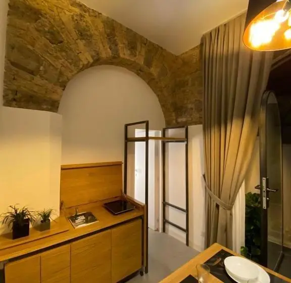 デラックストリプルルーム, Bellamania B&b