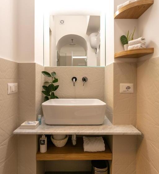 اتاق استاندارد سه نفره, Bellamania B&b