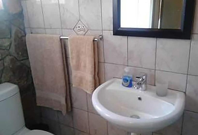 اتاق خانوادگی, A New Earth Guest Lodge