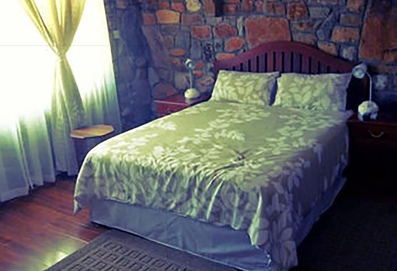 اتاق خانوادگی, A New Earth Guest Lodge