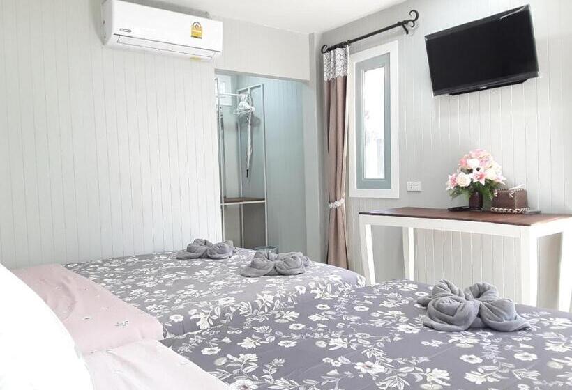 غرفة ديلوكس ثلاثية, Barbados Terrace