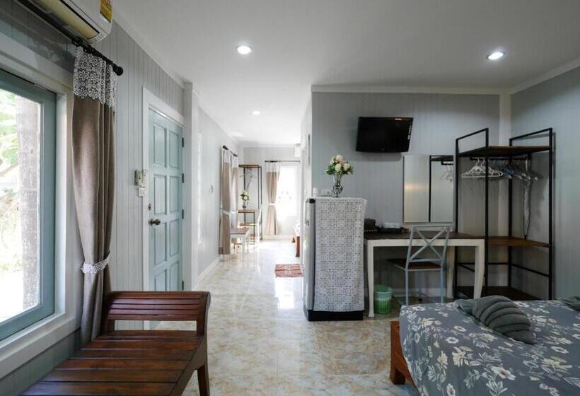 غرفة عائلية, Barbados Terrace