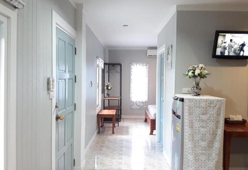 غرفة عائلية, Barbados Terrace