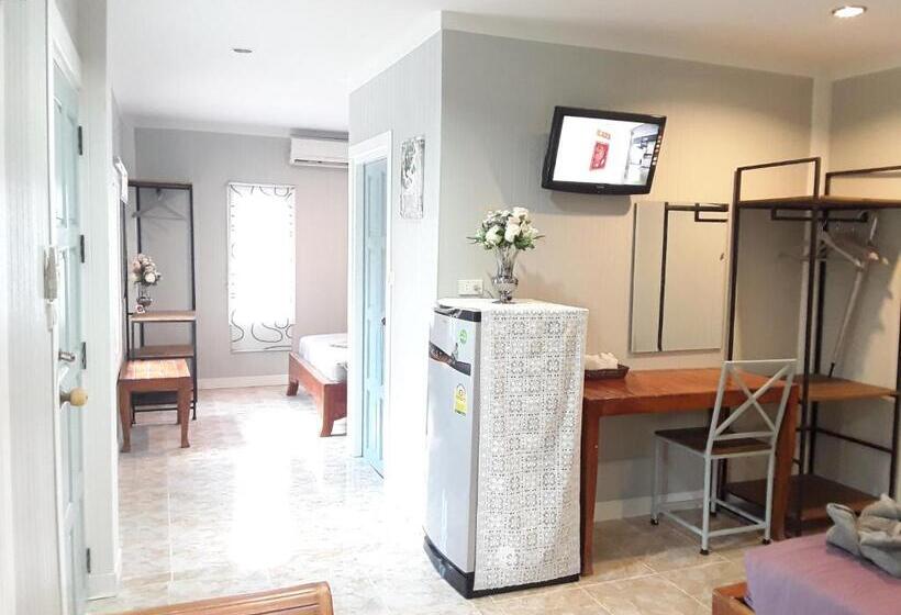 غرفة عائلية, Barbados Terrace