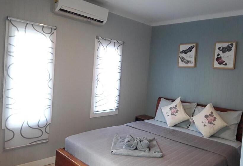 غرفة عائلية, Barbados Terrace