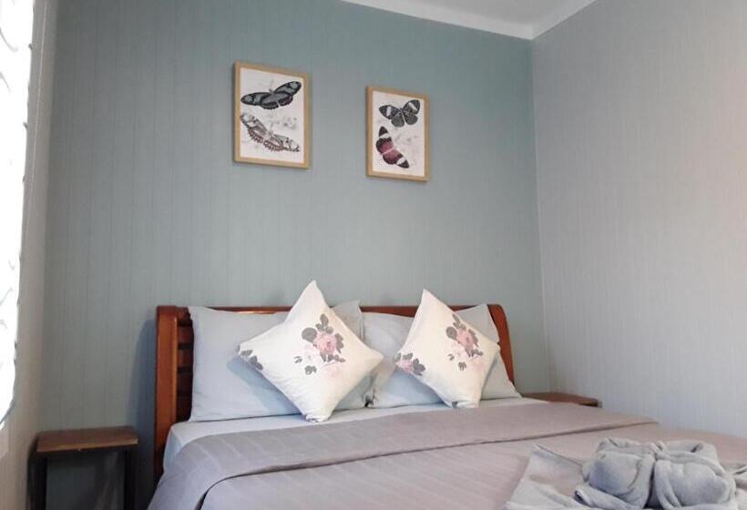 غرفة عائلية, Barbados Terrace