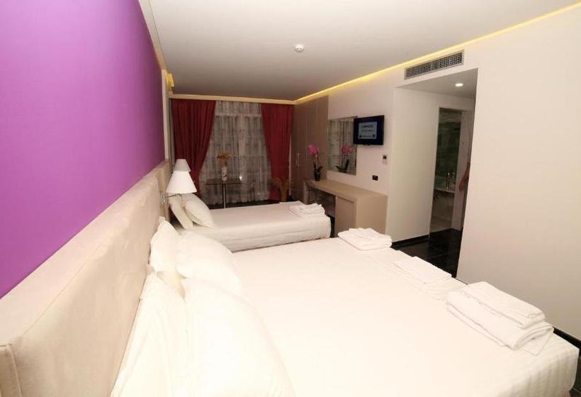 חדר דלוקס לשלושה, Palace Vlore