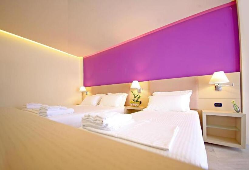 חדר דלוקס לשלושה, Palace Vlore