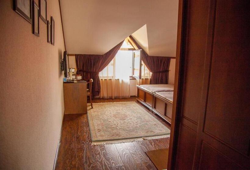 غرفة قياسية, Platan