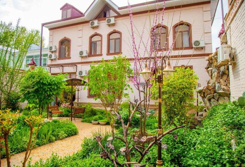 جناح جونيور, Platan