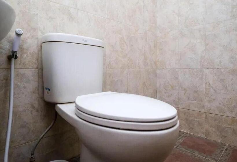 豪华房间, Reddoorz Plus @ Laweyan