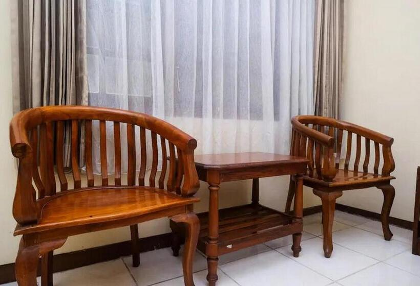 豪华房间, Reddoorz Plus @ Laweyan