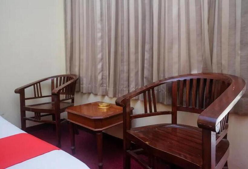 标准间, Reddoorz Plus @ Laweyan