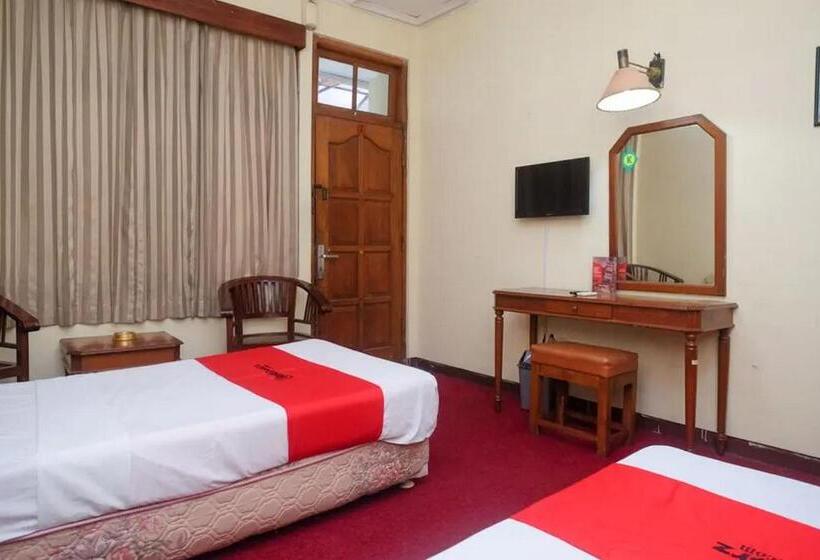 标准间, Reddoorz Plus @ Laweyan