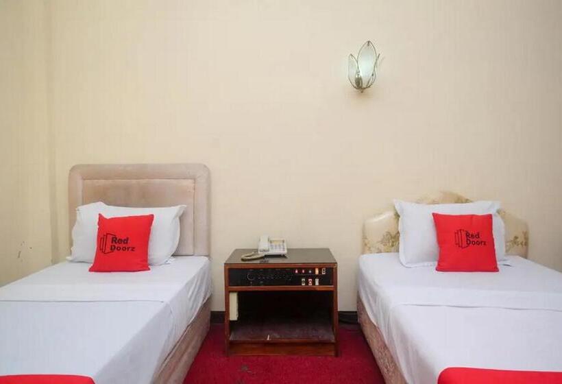 标准间, Reddoorz Plus @ Laweyan