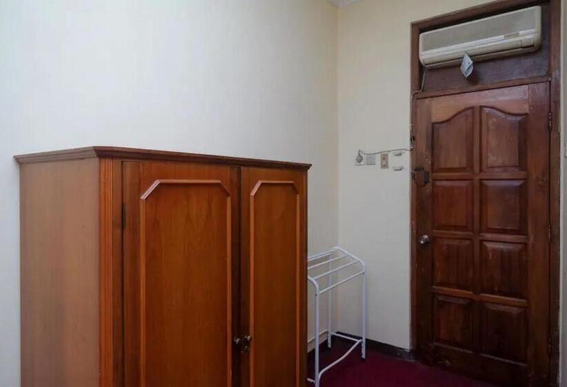 标准间, Reddoorz Plus @ Laweyan