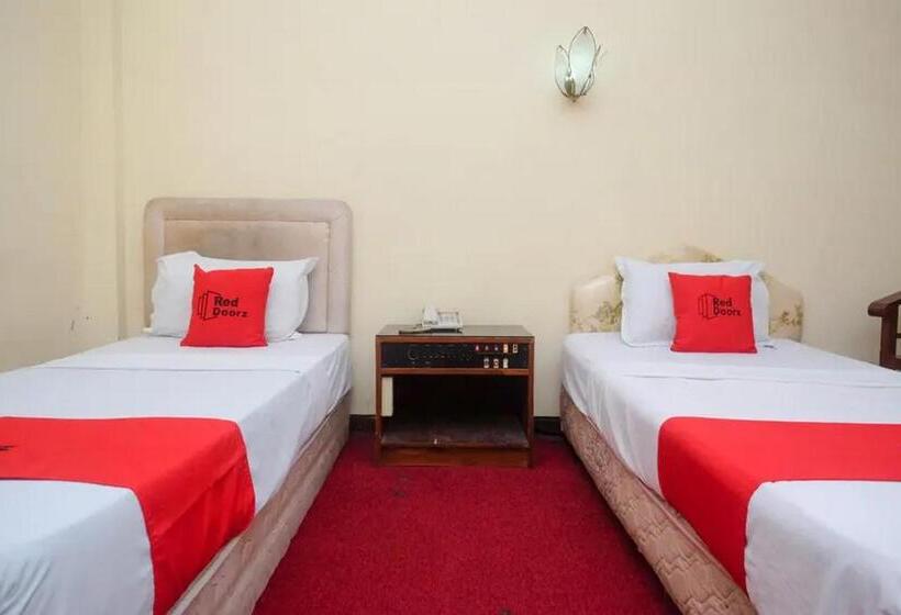 豪华房间, Reddoorz Plus @ Laweyan