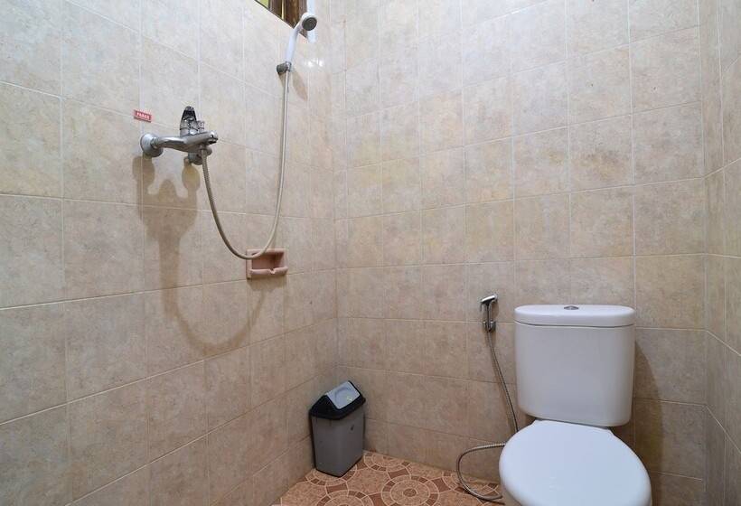 标准间, Reddoorz Plus @ Laweyan