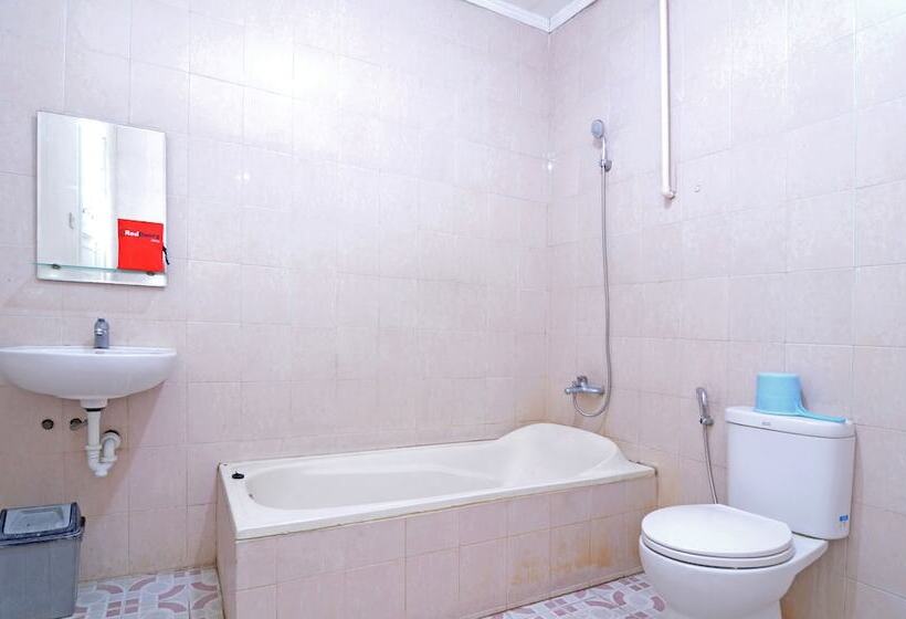 标准间, Reddoorz Plus @ Laweyan