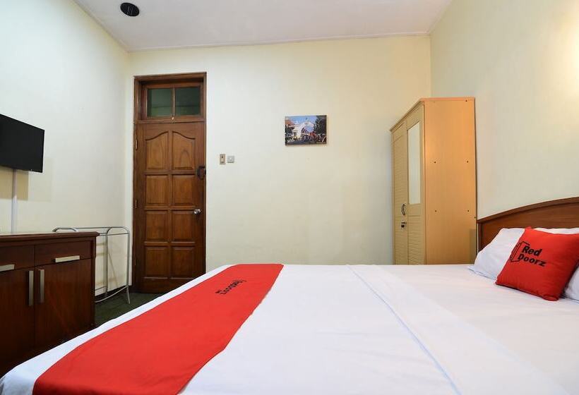 标准间, Reddoorz Plus @ Laweyan