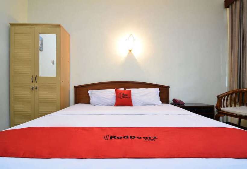 经济房, Reddoorz Plus @ Laweyan