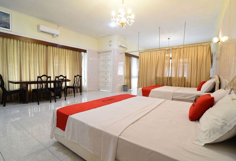 经济房, Reddoorz Plus @ Laweyan