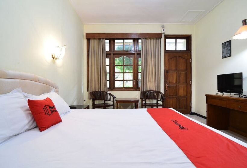 经济房, Reddoorz Plus @ Laweyan