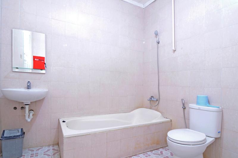 标准间, Reddoorz Plus @ Laweyan