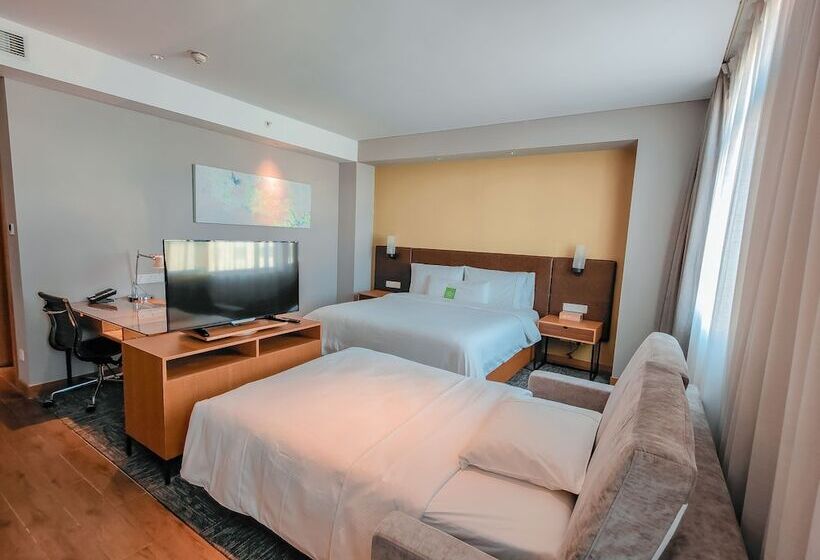 스탠다드 스튜디오 더블 침대, Element Chongli