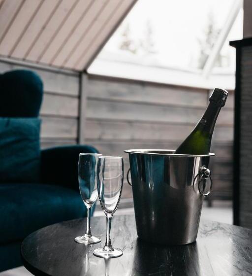 Хижина, Northern Lights Village Pyhä