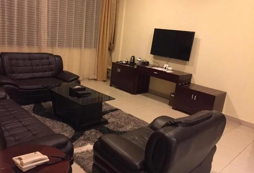 سوییت اجرایی, Royal Grand Hotel
