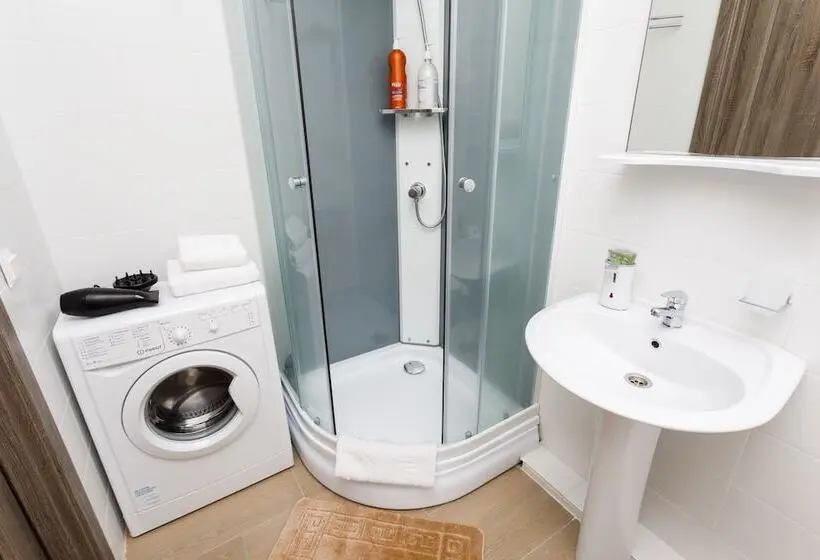 استودیوی استاندارد, Soft Inn