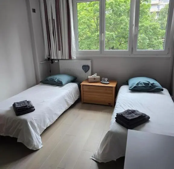 ガーデンビュースタンダードルーム, Chambre D Hôtes Paris La Défense Arena