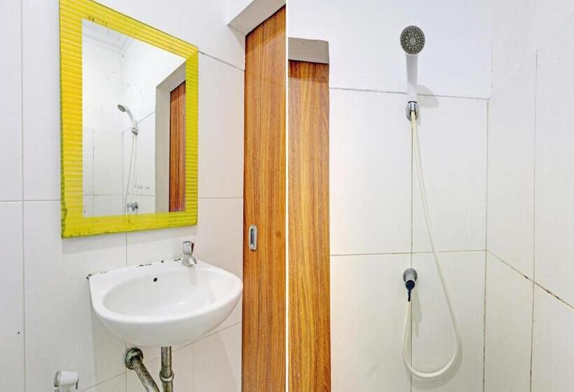 Номер Стандарт, Reddoorz Near Mall Ciputra 2