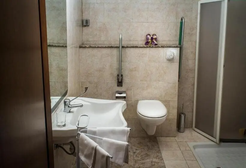 Huoneisto 1 Makuuhuone Puutarhanäkymä, Residence Beau Sejour