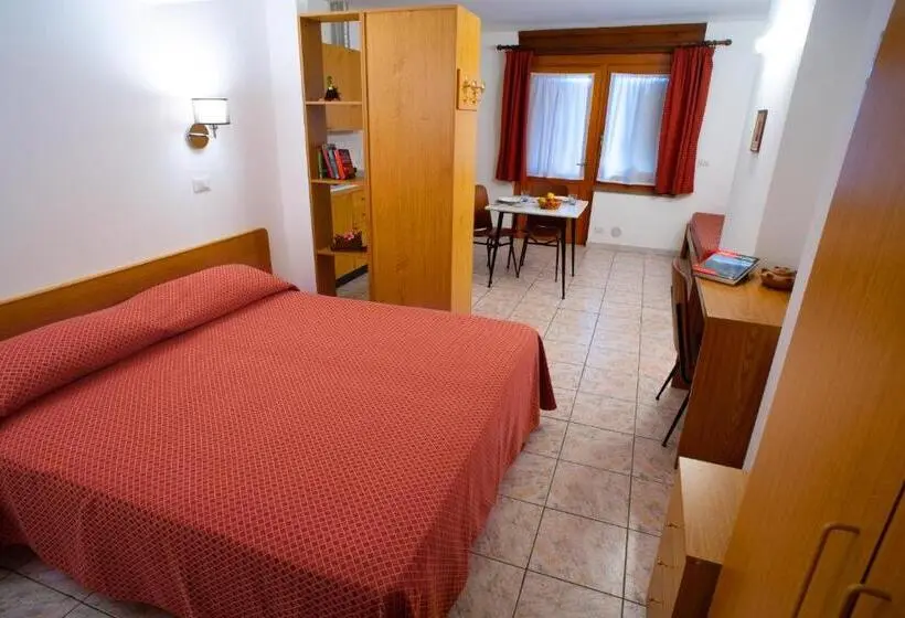 Huoneisto 1 Makuuhuone Puutarhanäkymä, Residence Beau Sejour