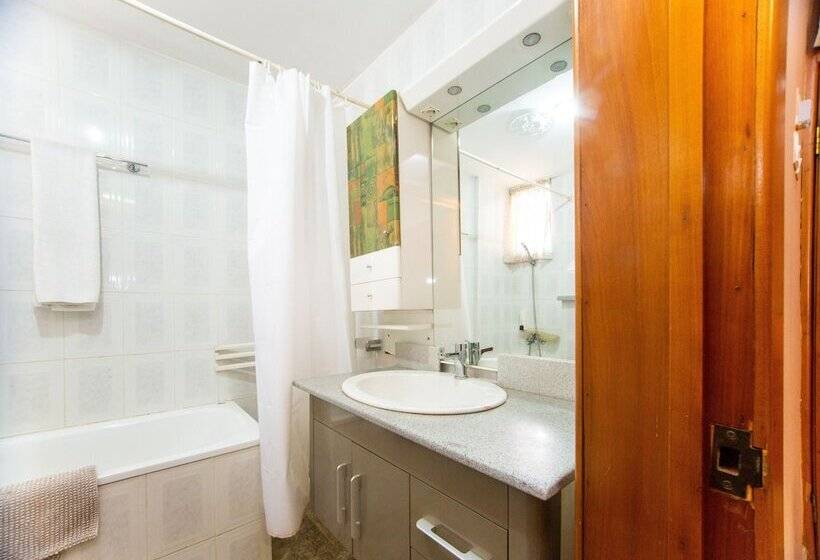 חדר דלוקס, Sam S Cottage