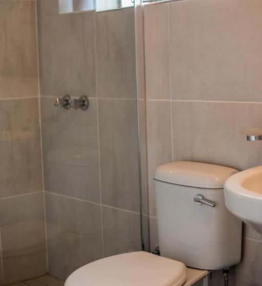 اتاق خانوادگی, Out Of Africa Guesthouse